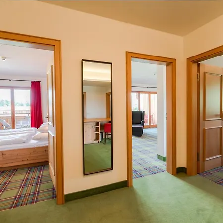 Relais & Chateaux Gut Steinbach 4*
