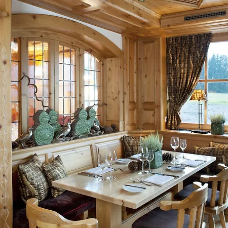 Relais & Chateaux Gut Steinbach فندق 4*