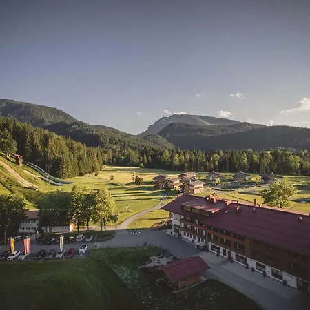 Relais & Chateaux Gut Steinbach 4*